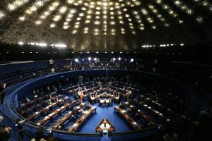 Senado aprova lei com medidas de contenção do coronavírus no Brasil