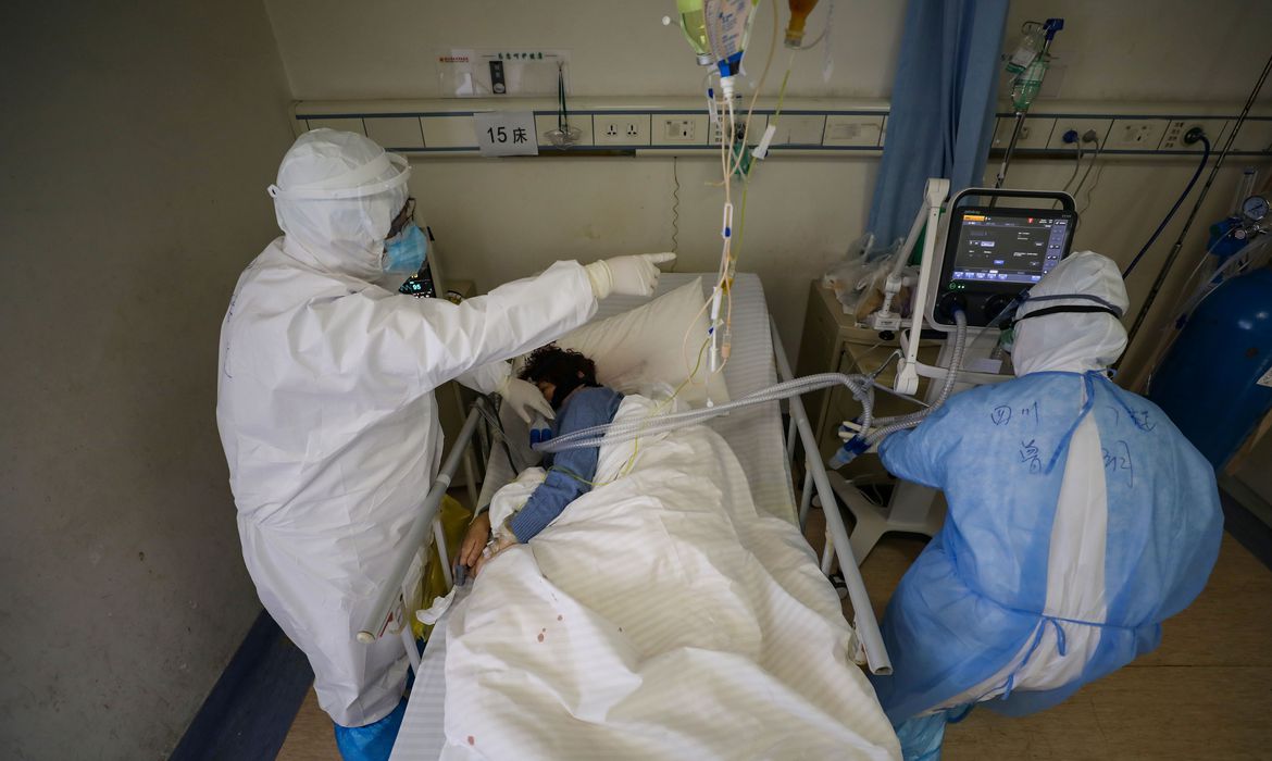 Mortes por novo coronavírus passam de 2 mil na China Mortes por novo coronavírus passam de 2 mil na China