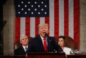 Trump diz que anos de decadência econômica terminaram