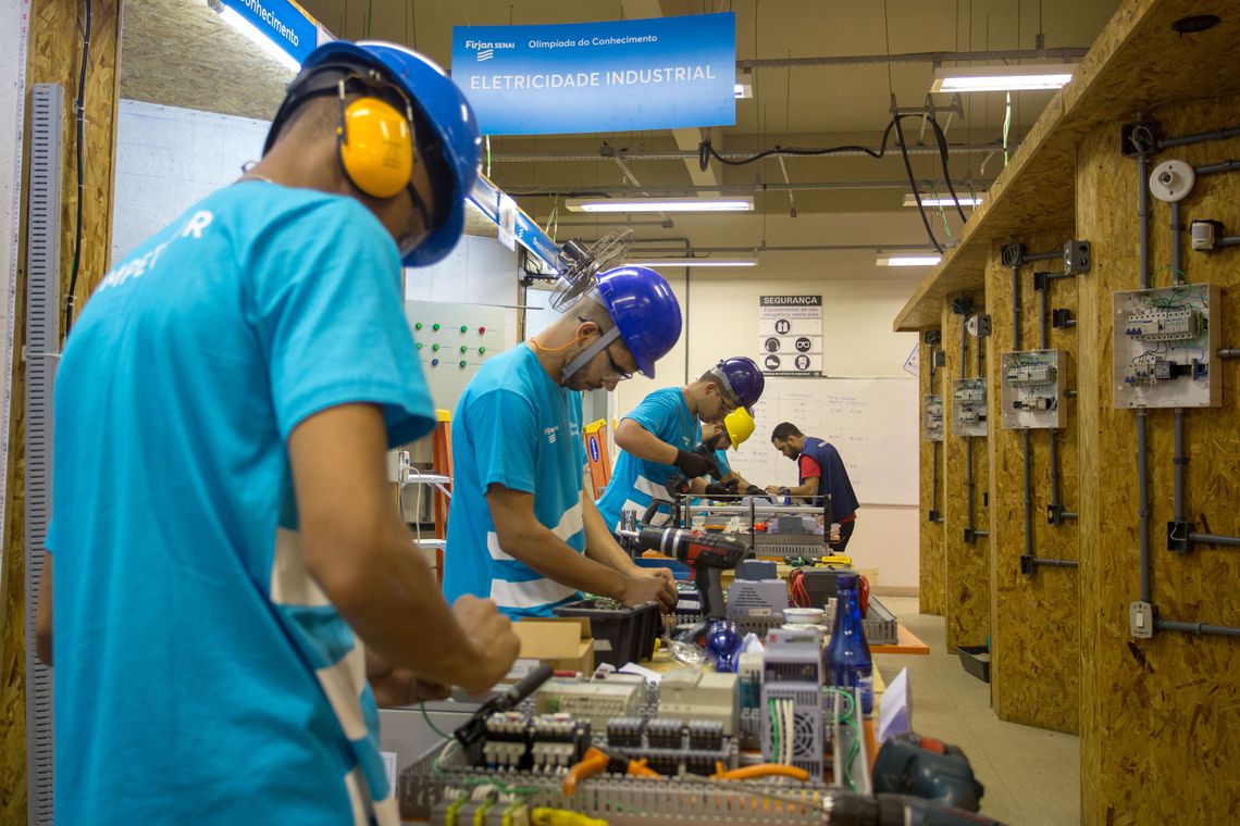 Faturamento da indústria fecha 2019 com queda de 0,8%, diz CNI