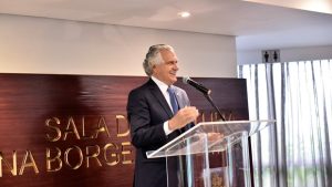 Caiado apresenta projeto “Biomas Tropicas” e defende importância da ciência para o agronegócio