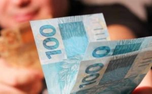 Consumidores com contas em atraso podem recorrer ao Feirão Limpa Nome