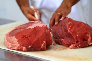 Carne tem queda no preço, mas ainda não chegou aos patamares do início de 2019