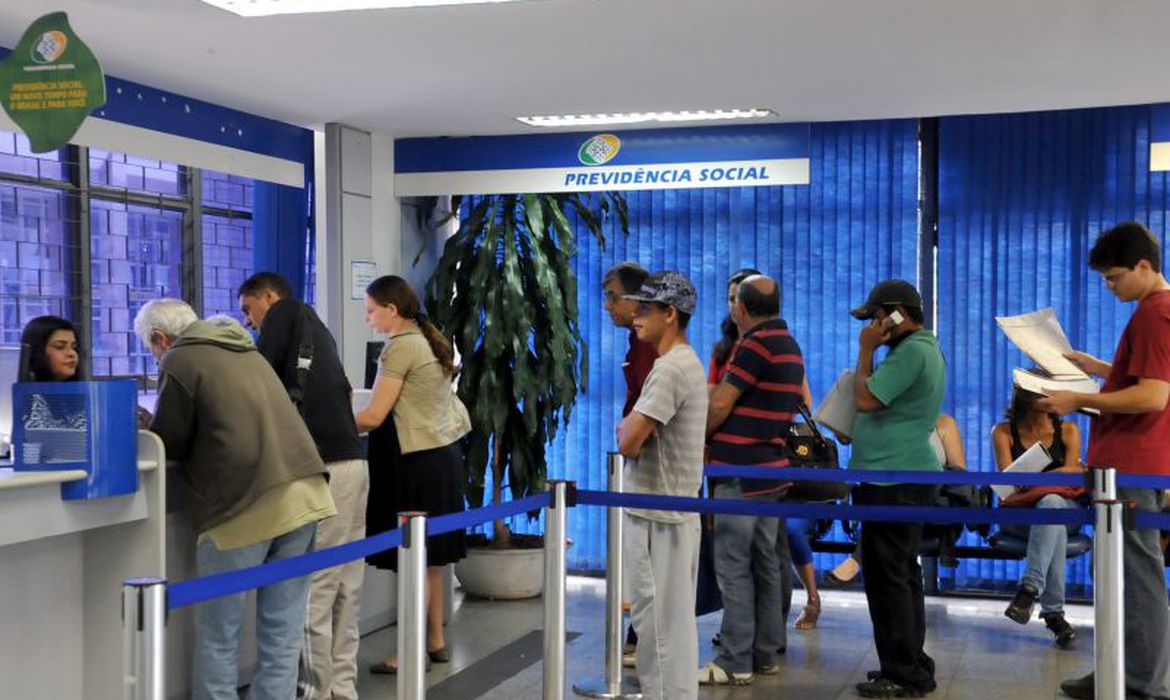 Publicada portaria que reajusta em 4,48% benefícios do INSS Publicada portaria que reajusta em 4,48% benefícios do INSS