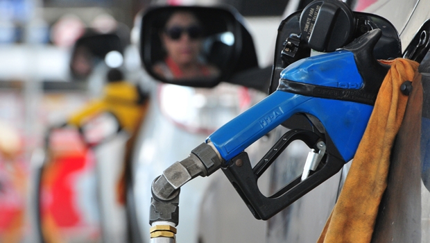 Gasolina sobe 0,93% na primeira quinzena de outubro em Goiás