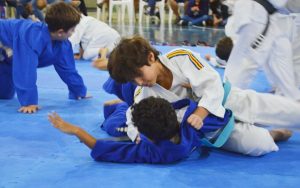 Brasil e Japão assinam memorando para estimular judô nas escolas