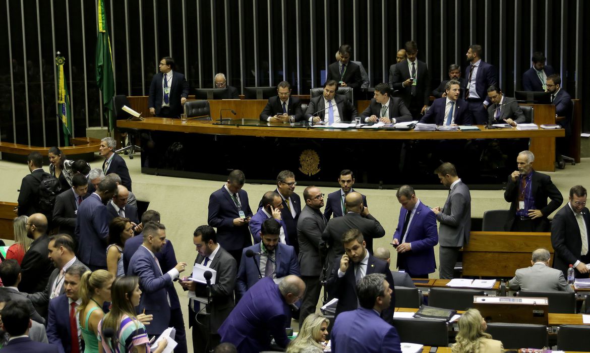 Câmara aprova texto-base de MP sobre crédito rural Câmara aprova texto-base de MP sobre crédito rural