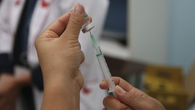 Apesar de quarentena, idosos devem se vacinar contra influenza