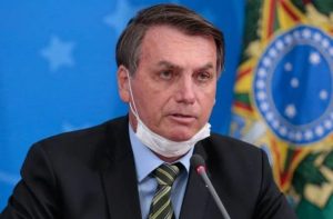 Bolsonaro revoga trecho de MP que previa suspensão de contratos de trabalho por 4 meses