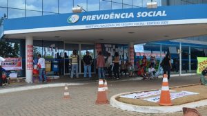Governo publica MP que permite contratação de ex-servidores no INSS