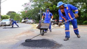 Mais de 360 bairros já foram atendidos pela segunda fase da operação tapa-buracos