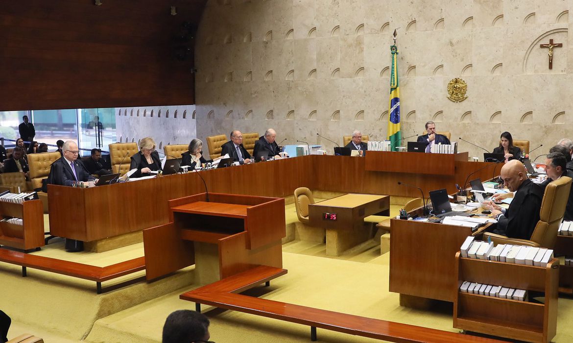 Supremo mantém lei que proíbe apoio de filiados a novos partidos