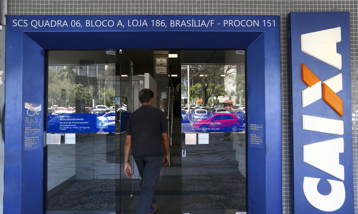 Recolhimento do FGTS de domésticos pode ser suspenso por 3 meses