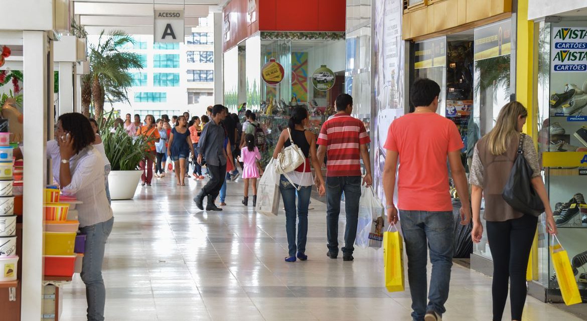 Prefeitura descarta reabertura de shoppings no dia 6