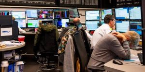 Bolsas europeias tem maior queda em 8 meses