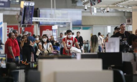 Companhias aéreas passam a exigir comprovante de vacina no embarque