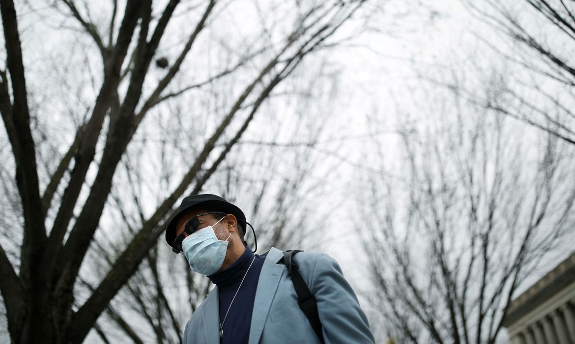 Mortes por coronavírus nos EUA somam 3.393 e superam total da China Mortes por coronavírus nos EUA somam 3.393 e superam total da China