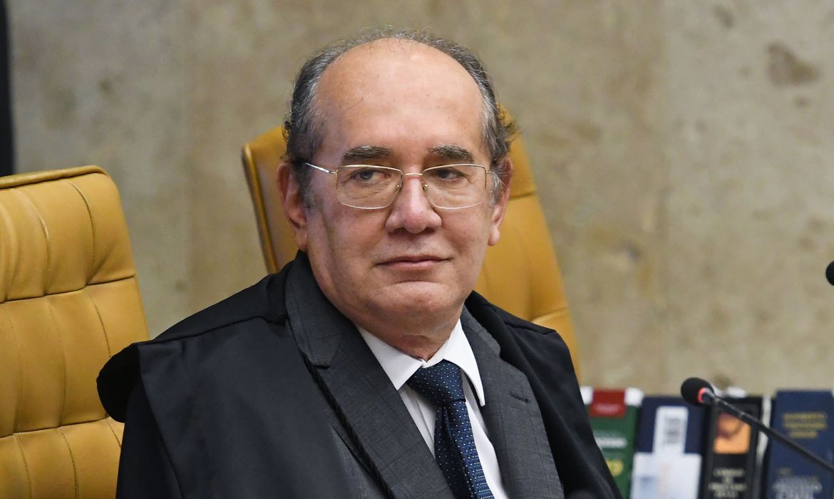 Gilmar Mendes suspende cobrança de tarifa sobre cheque especial Gilmar Mendes suspende cobrança de tarifa sobre cheque especial