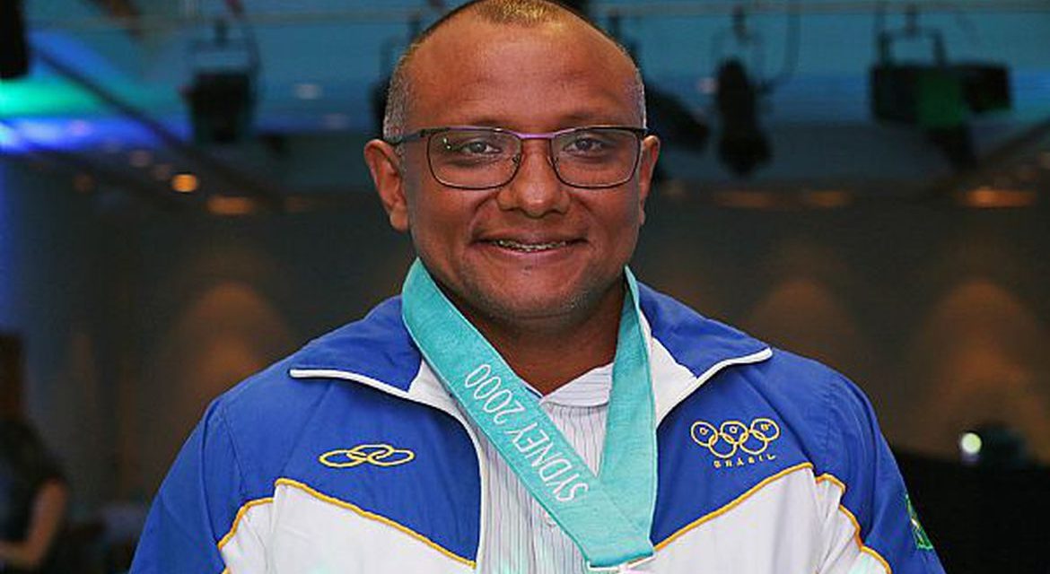 Brasil terá novo medalhista olímpico, Cláudio Roberto, prata em Sydney