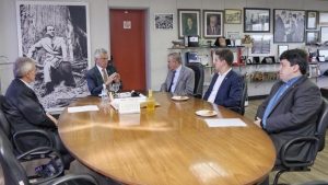 Tudo sobre álcool em gel: qual escolher e como usar sem ressecar a pele!