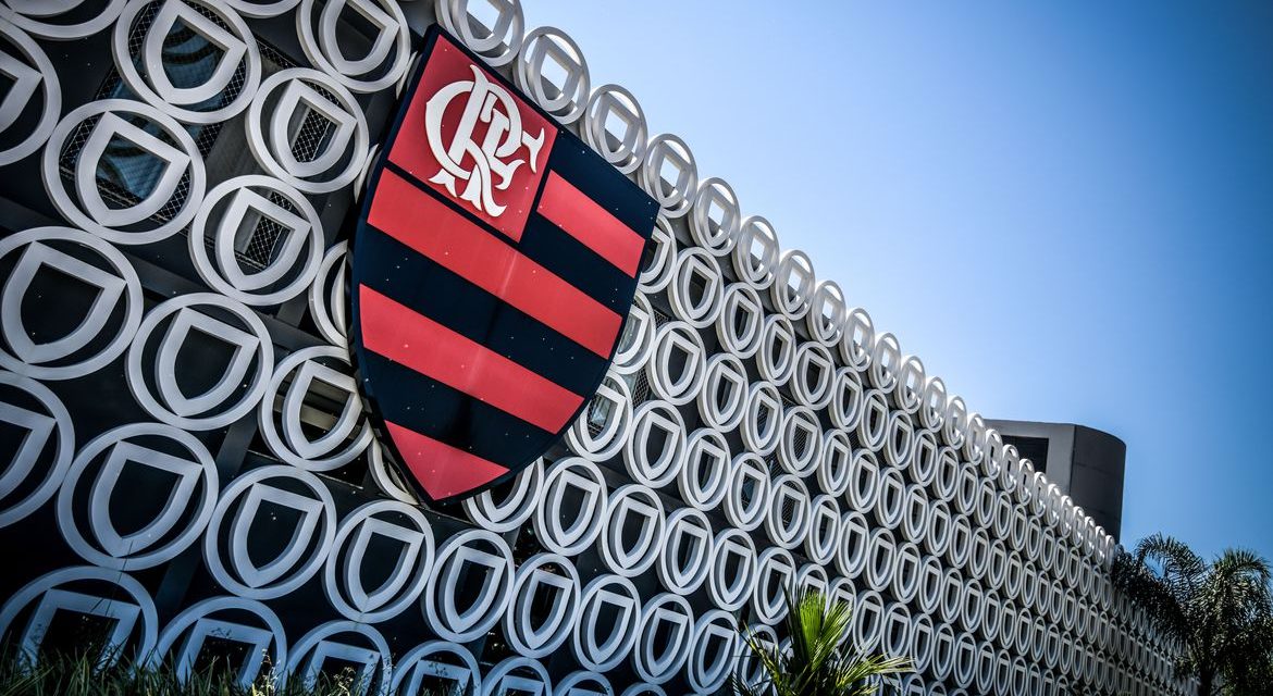 Flamengo faz exames e 38 funcionários testam positivo para a covid-19
