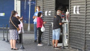 Isolamento intermitente para conter pandemia deve ser adotado em Goiás
