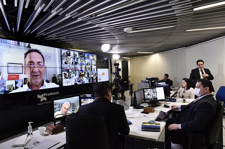 Senado: profissionais da saúde incapacitados pela covid-19 podem ser indenizados Senado: profissionais da saúde incapacitados pela covid-19 podem ser indenizados