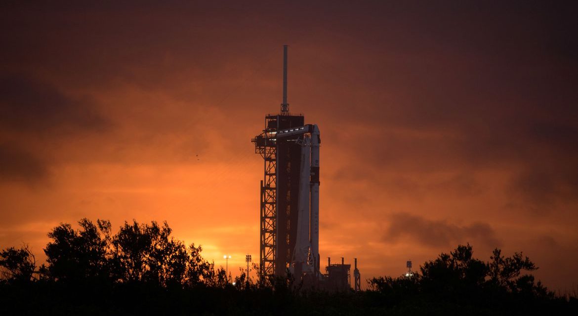 SpaceX lança primeira missão espacial tripulada nesta quarta-feira