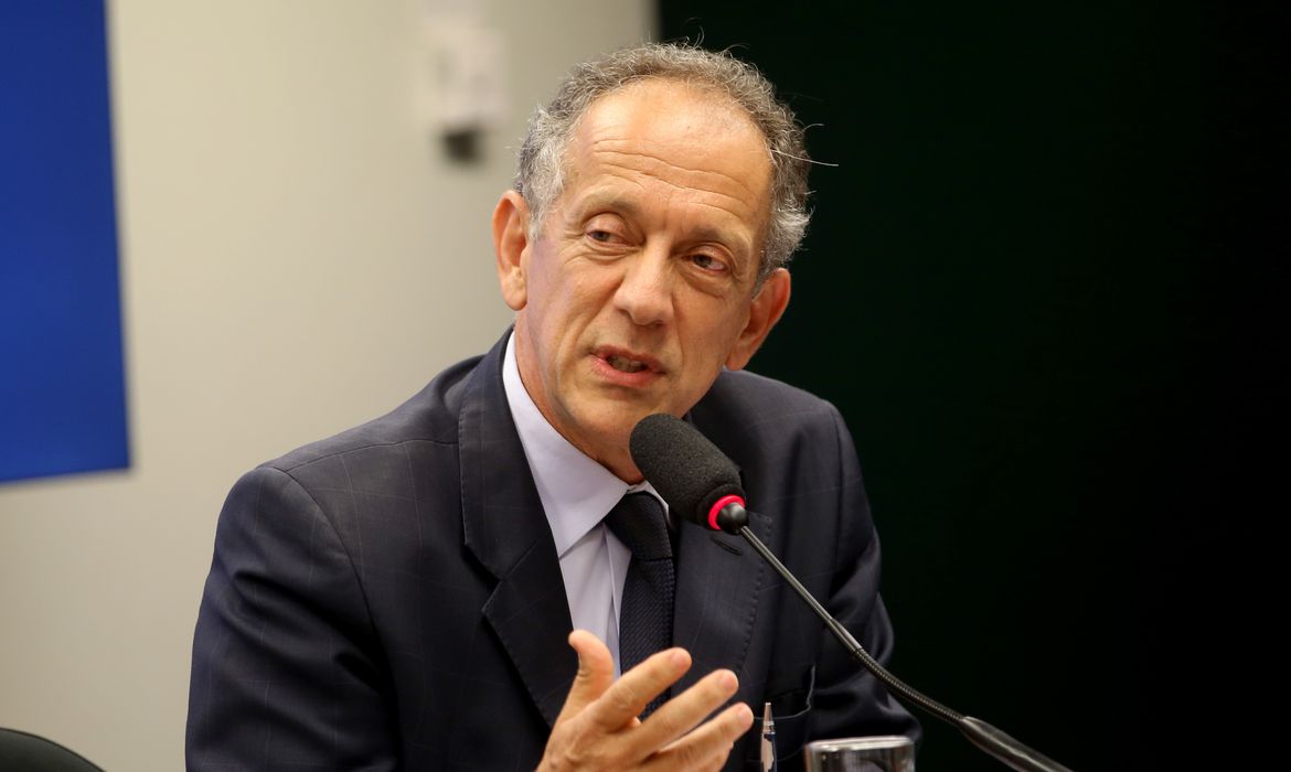 Pesquisa diz que jogos com torcedores só após vacina para coronavírus Pesquisa diz que jogos com torcedores só após vacina para coronavírus