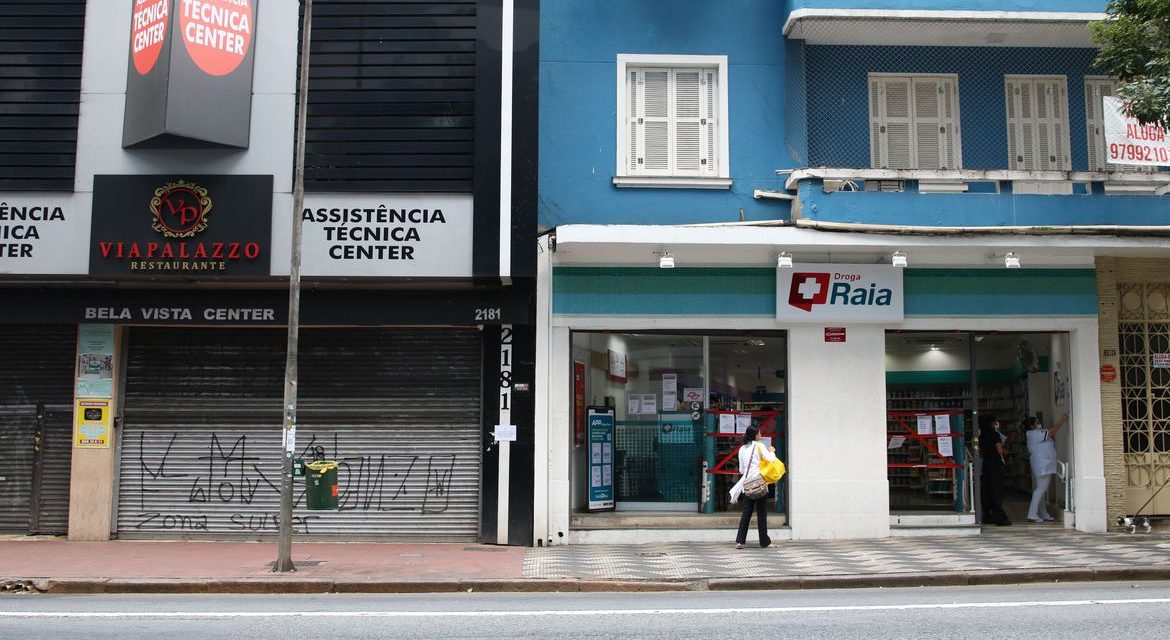 Prefeitura do Rio regulamenta realização de testes rápidos em farmácia
