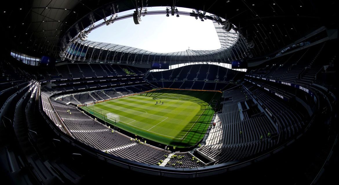 Governo britânico planeja abertura dos estádios ao público em outubro