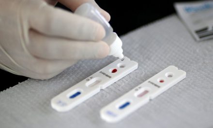 Coronavírus: Britânicos farão testes de vacinas com 10 mil pessoas