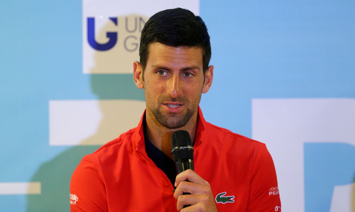 Após promover torneio, Djokovic testa positivo para covid-19 Após promover torneio, Djokovic testa positivo para covid-19