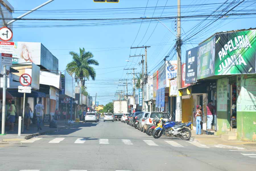 Prefeitura de Aparecida fiscaliza escalonamento do comércio no município