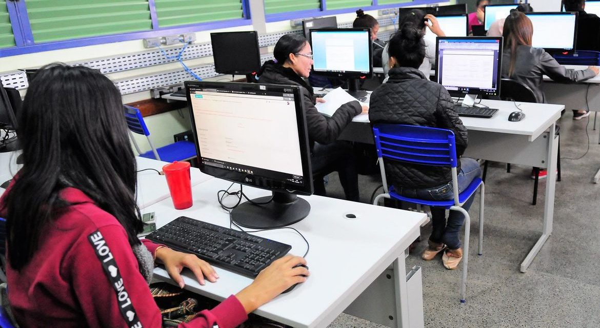Maioria das escolas brasileiras não tem plataformas para ensino online
