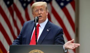 Trump cita Brasil e Suécia têm dificuldades no combate à covid-19