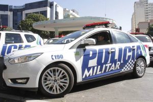 PM prende suspeito de enterrar drogas para despistar polícia