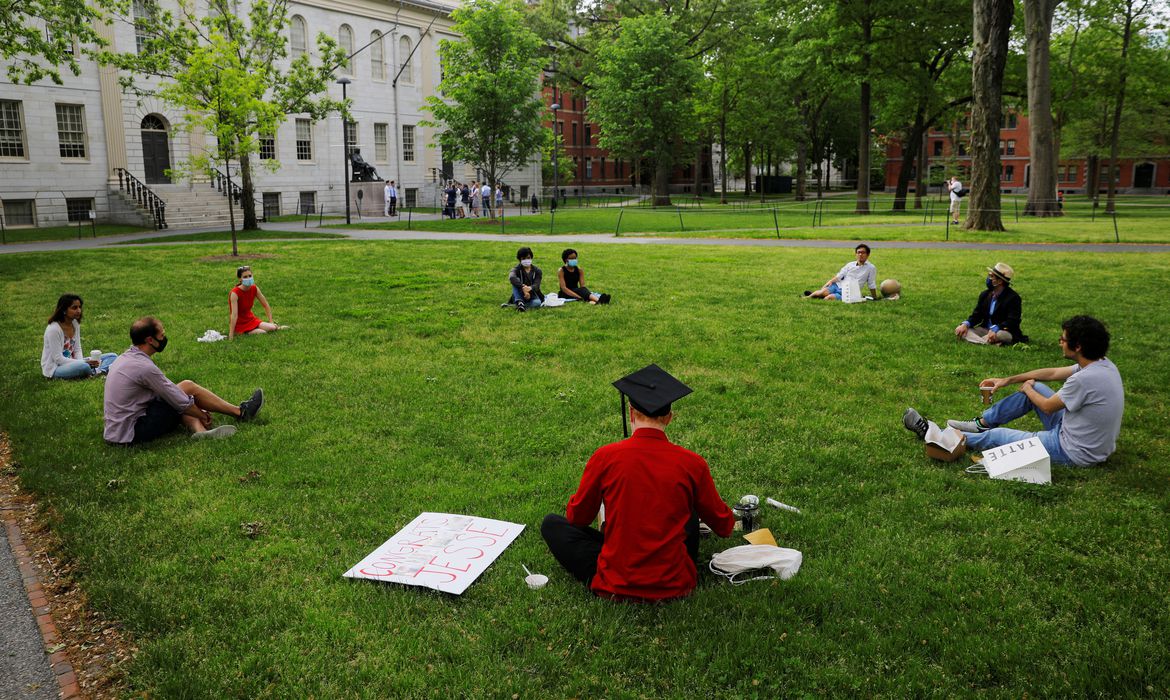 Smart glasses vão substituir smartphones no futuro, sugere estudo