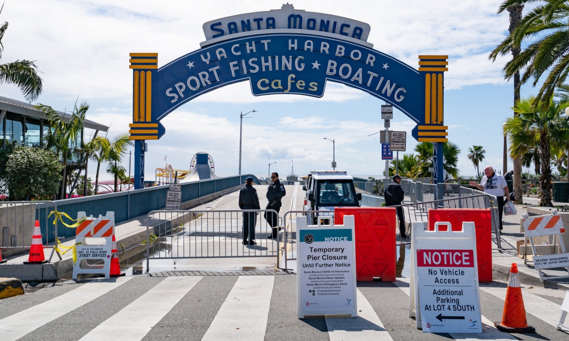 Califórnia fecha bares e restaurantes na maior parte do estado Califórnia fecha bares e restaurantes na maior parte do estado