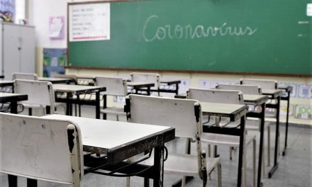Caiado anuncia que imunização de professores contra Covid ocorrerá antes do fim de maio