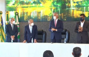 Presidente da Câmara de Goiânia tem alta abrupta de pressão e é internado