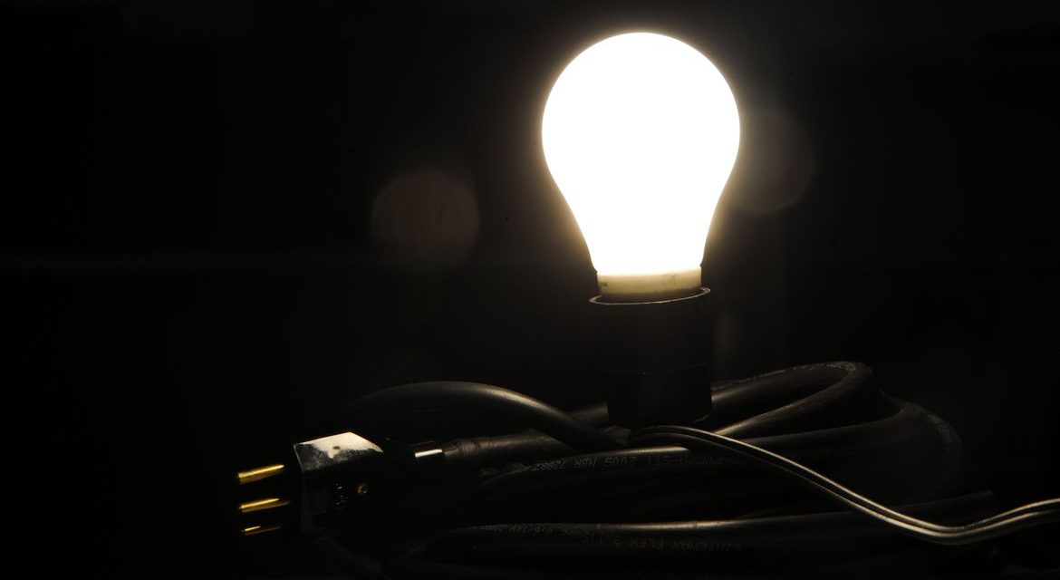 Procon multa Enel em R$ 10,2 milhões por problemas em contas de luz