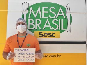 Mesa Brasil distribui vale-alimentação a pessoas carentes