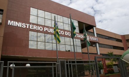 MP aciona ex-gestores de São Luiz do Norte por contratação de empresa de ex-vice-prefeito