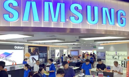 Smartphones da Samsung podem passar a ser vendidos sem carregador