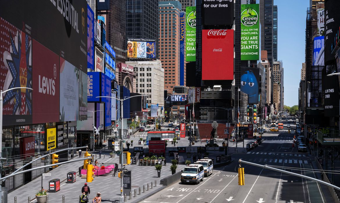 Norte-americanos apoiam mais medidas de auxílio diante da covid-19 Norte-americanos apoiam mais medidas de auxílio diante da covid-19