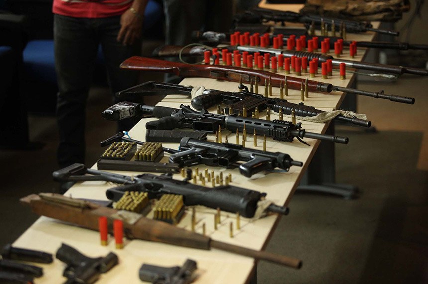 Senadores querem sustar portaria que aumenta limite para compra de munição