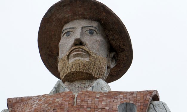 “Retirada de estátuas deve ser acompanhada de debates públicos sobre a história”, diz urbanista