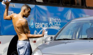 Nascidos em julho podem sacar auxílio emergencial a partir de hoje