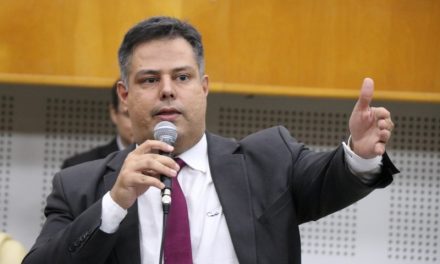 Eduardo Prado desiste de candidatura a prefeito de Goiânia